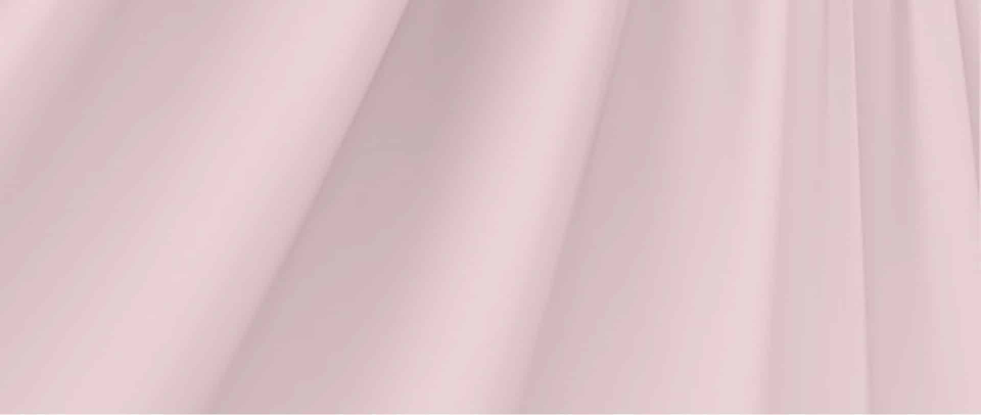 Zauberhafte Auswahl für Kommunion und Taufe im Geschäft von Monica Brautmoden